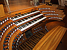 Spieltisch der grossen Orgel